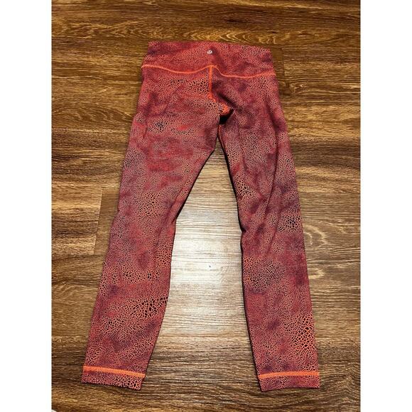 Women's Lululemon Orange and Blue Pattern Ivigorate 25 in inseam - Picture 5 of 7